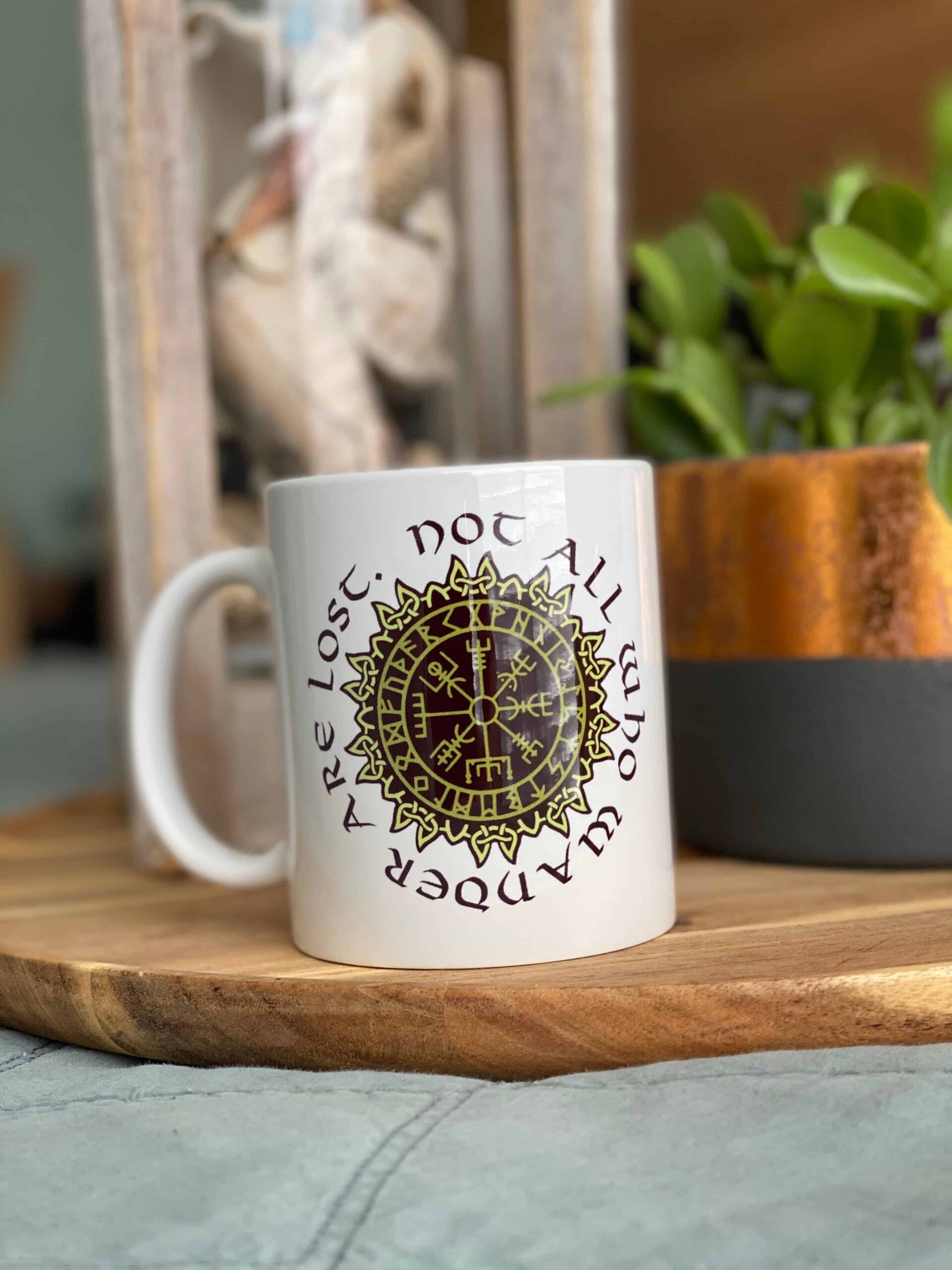 65DA06F4-8E61-4B0D-A2FE-F8A536686A47 Vegvisir Nor all who wander are lost, mugs, steins & keyrings - Image 6