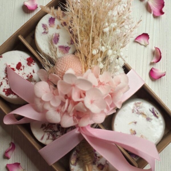 Geranium & Lavender Shower Steamers with Posie Gift (Set of 6)