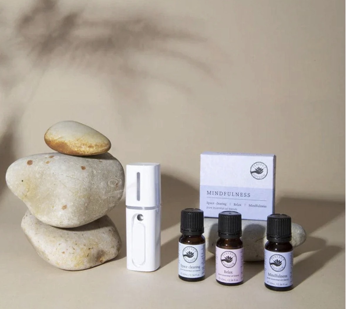 screenshot Essential oils and stones arrangement